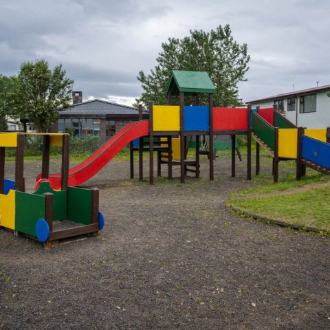 Leikvöllur, Lágholt.jpg