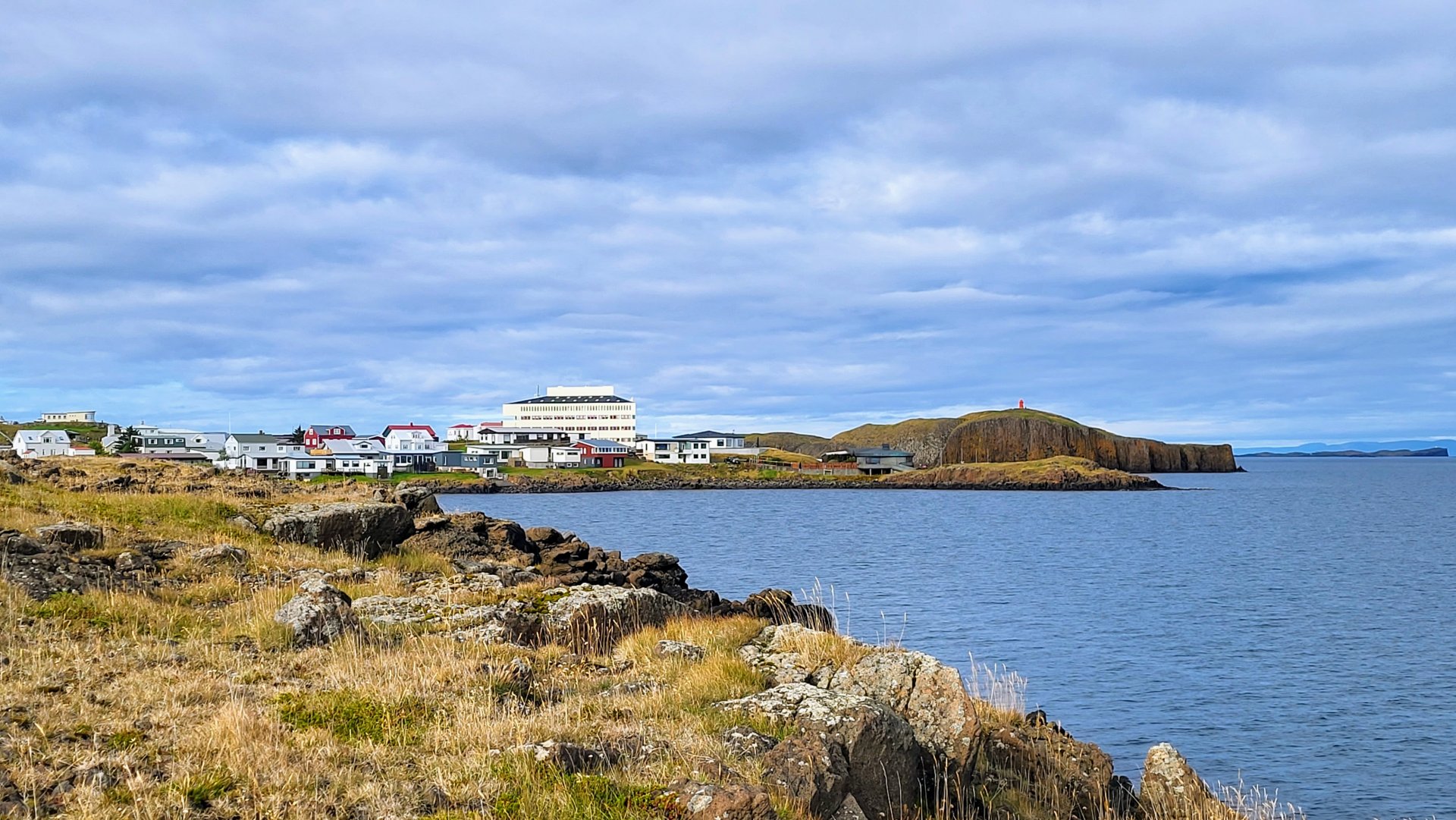 St. franciskusspítali myndaður frá Dauðsmannsvík