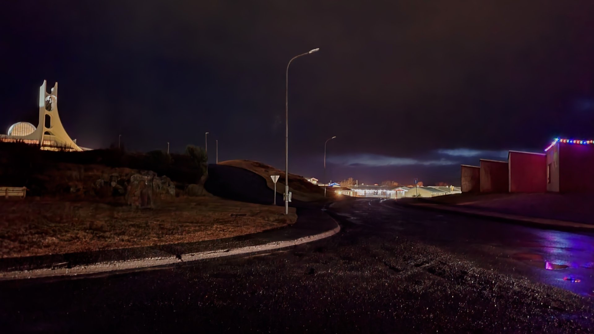 Unnið er að viðgerð á götulýsingu við Borgarbraut