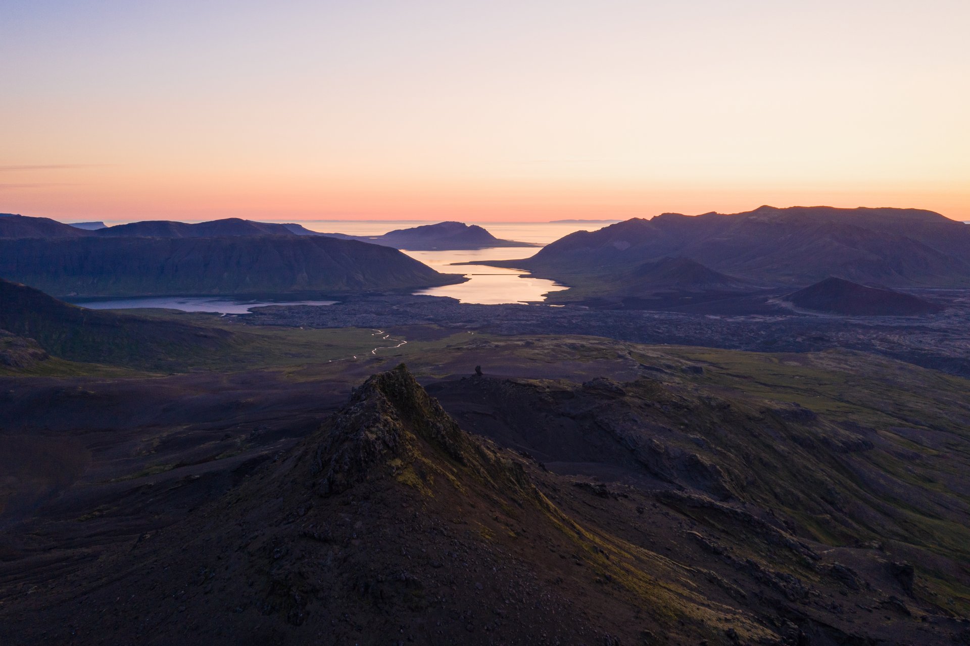 Gengið til kosninga í dag
