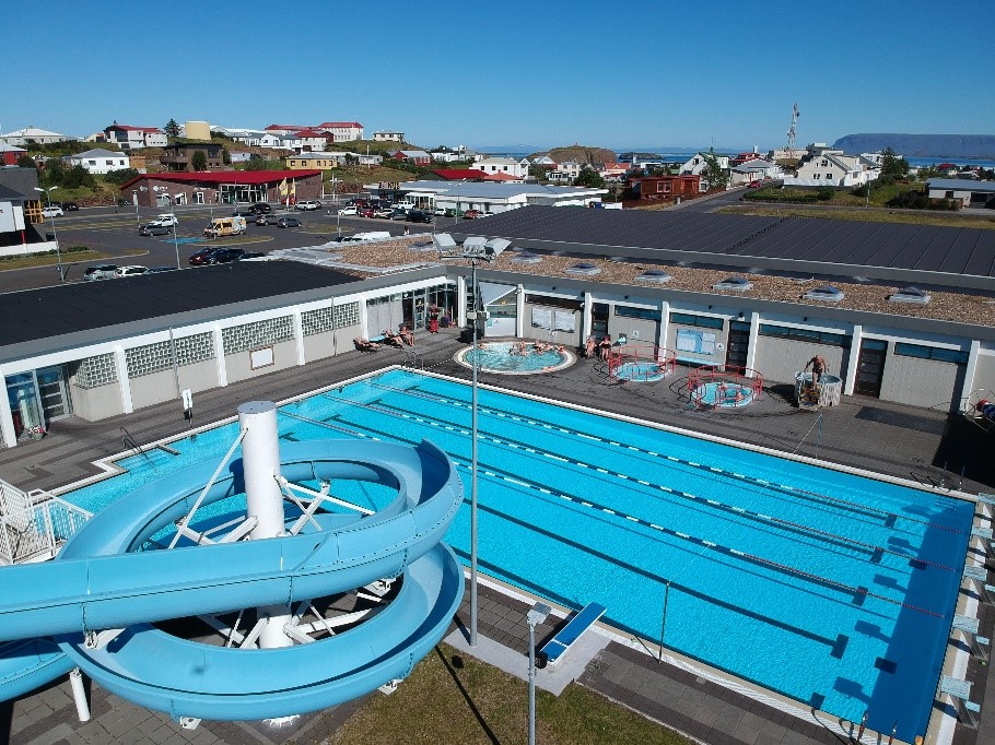 Hvatning til eldri borgara: Förum í sund!