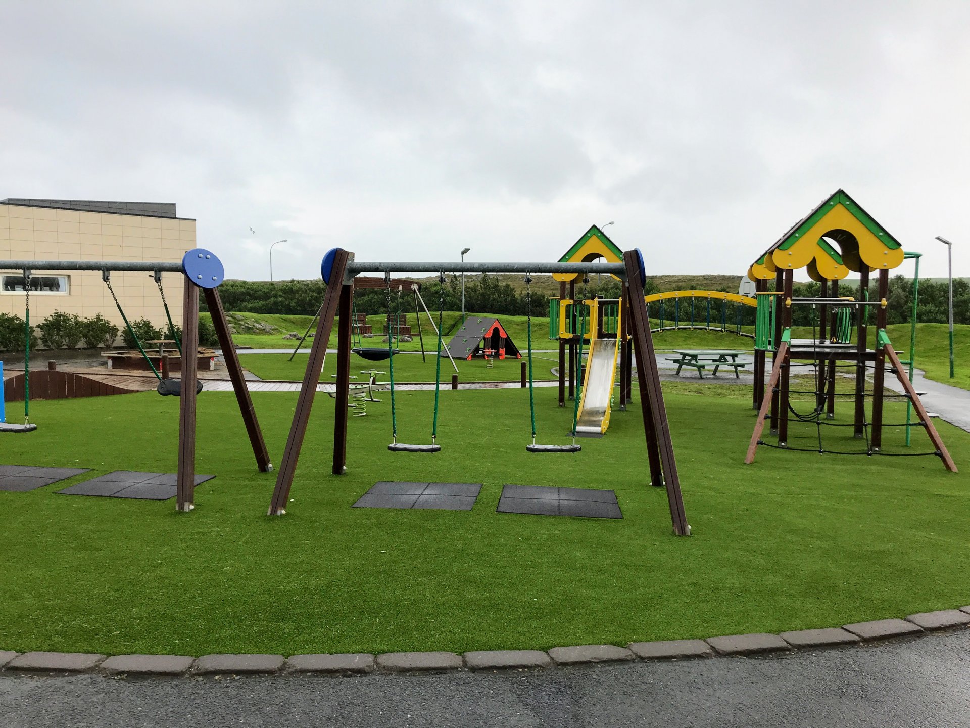 Leikskólastarf hafið á ný