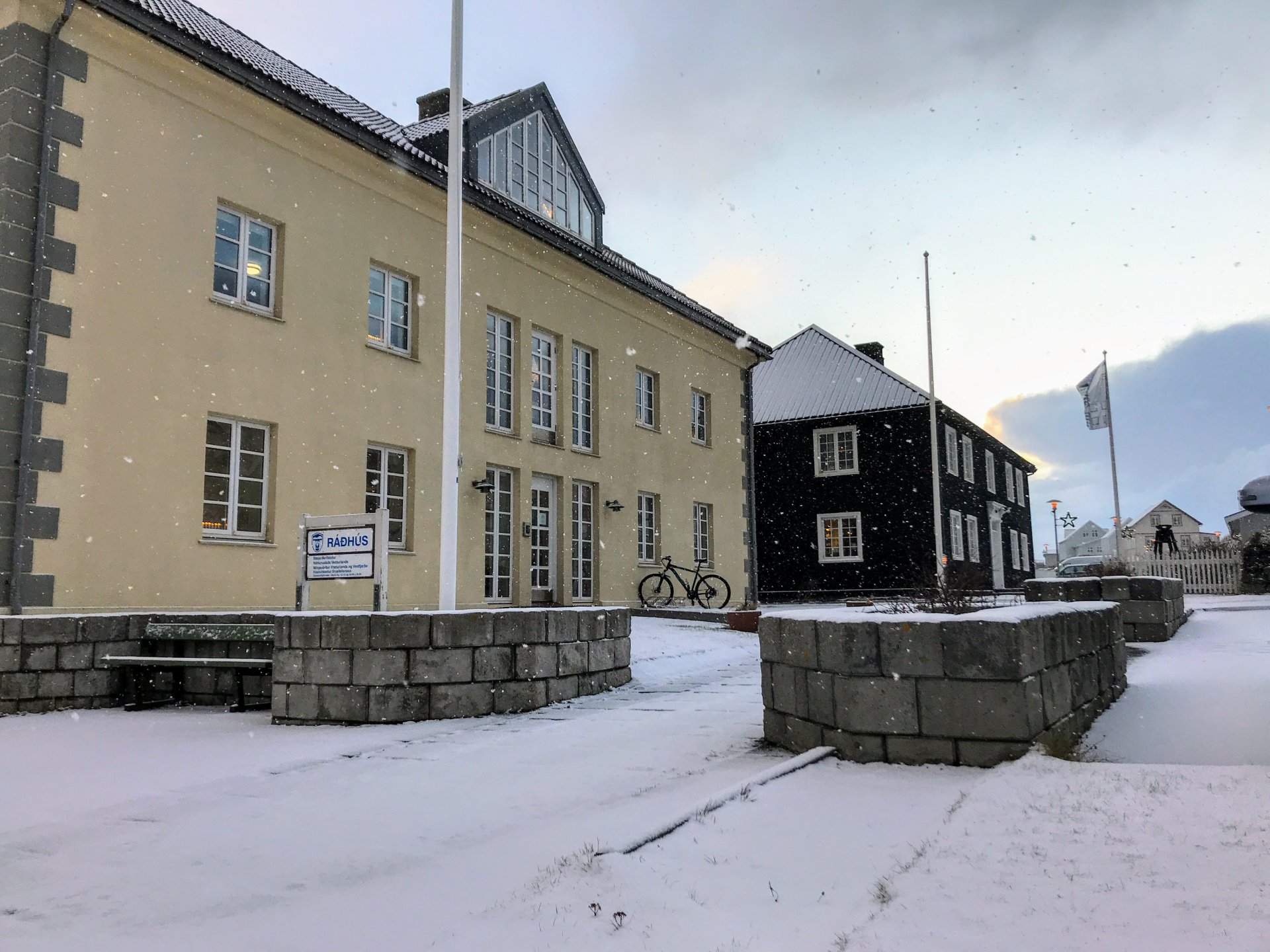 Viðveru atvinnuráðgjafa og menningarfulltrúa SSV í Stykkishólmi frestað