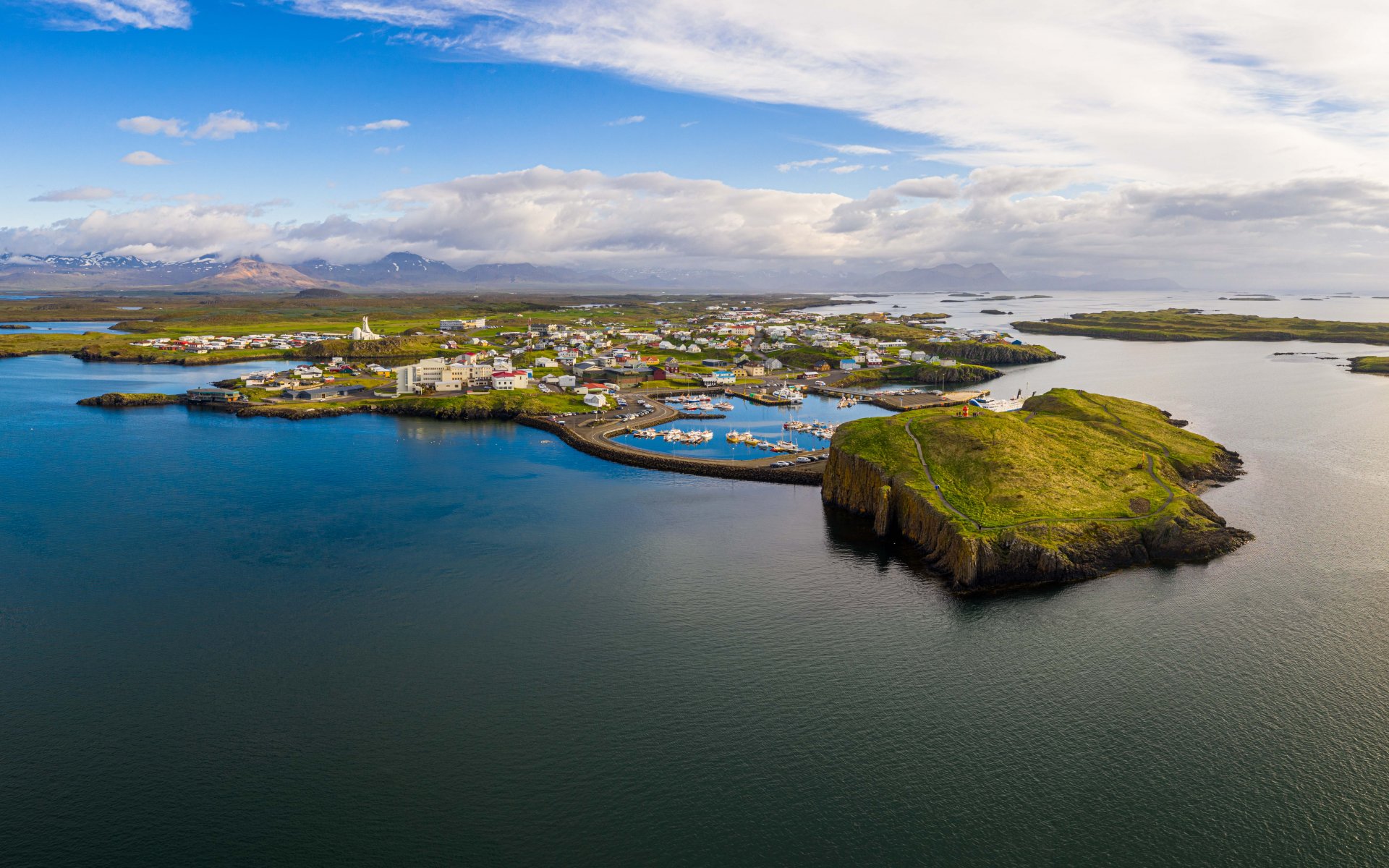 Sameining sveitarfélaga gengin í gegn