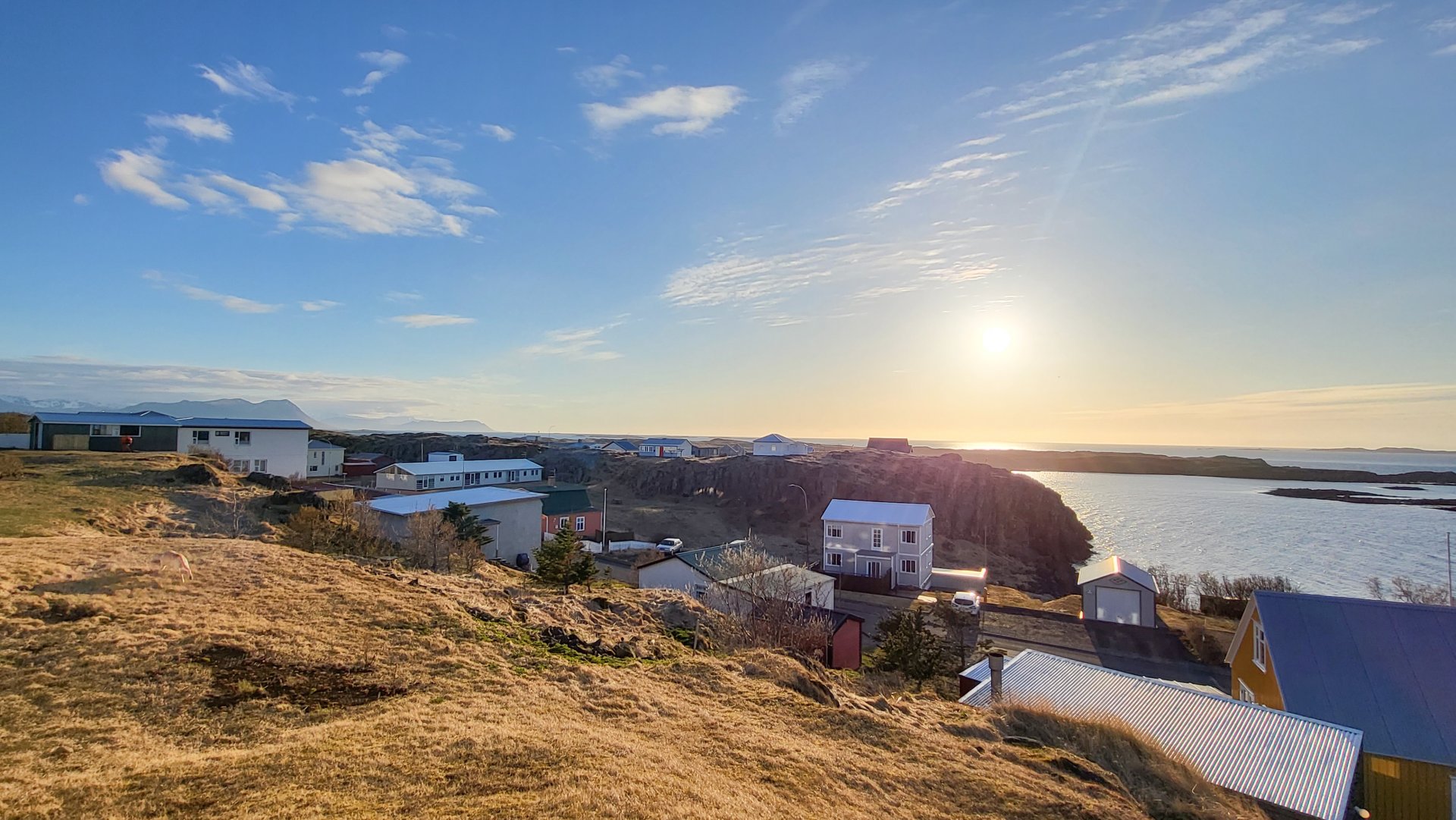 Kvöldsólin í Stykkishólmi 1. maí 2023