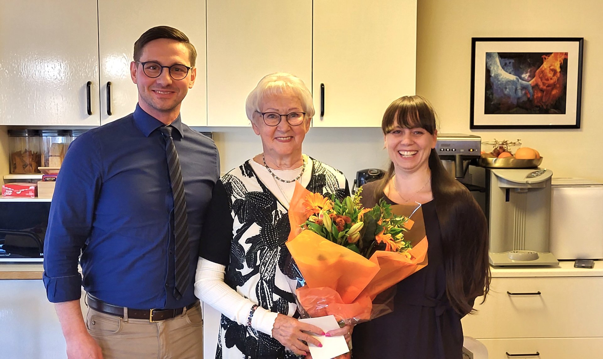 Pálína Þorvarðardóttir heiðruð fyrir nafnatillöguna sem þótti best.