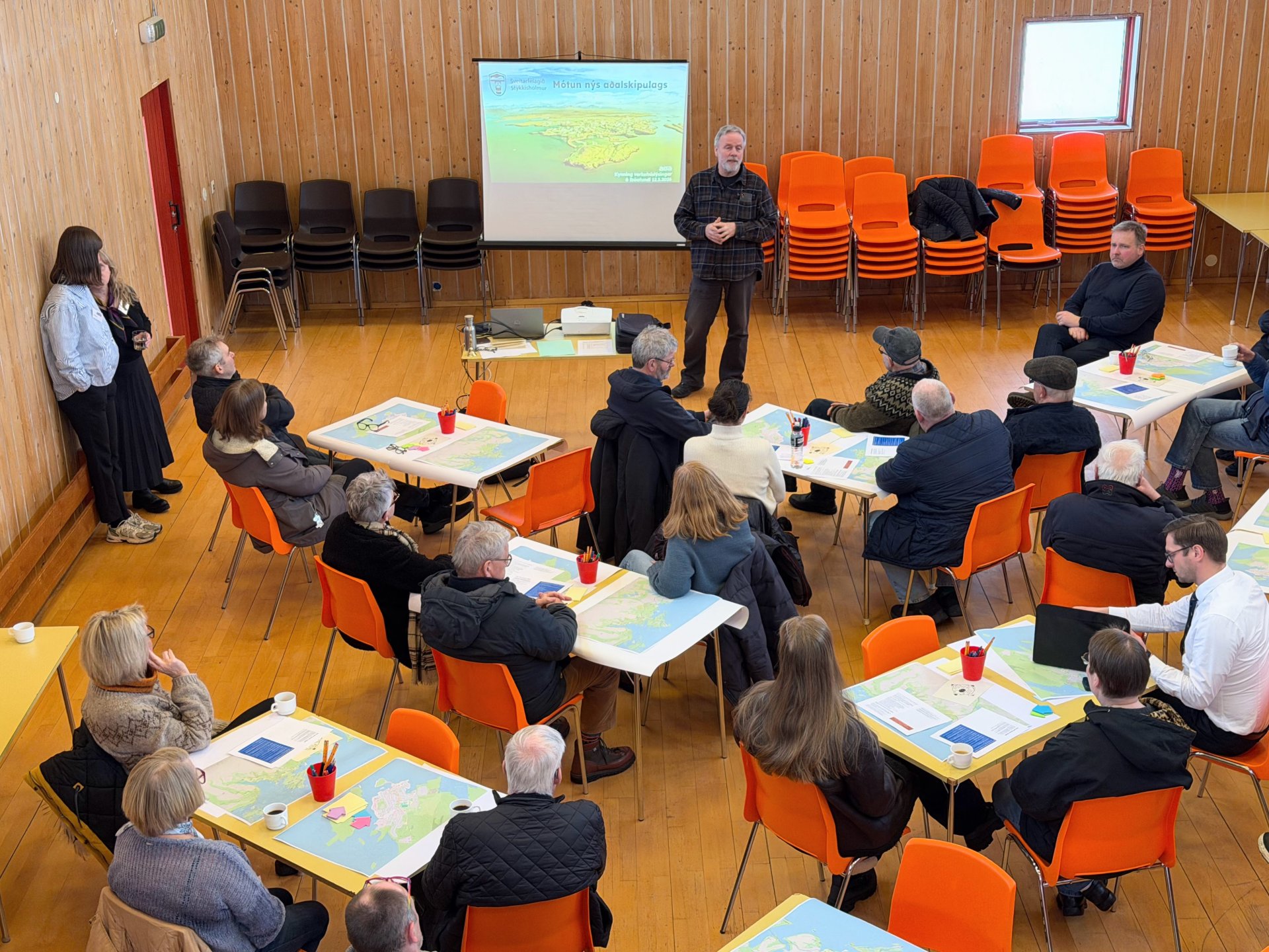 Vel sóttur íbúafundur á Skildi