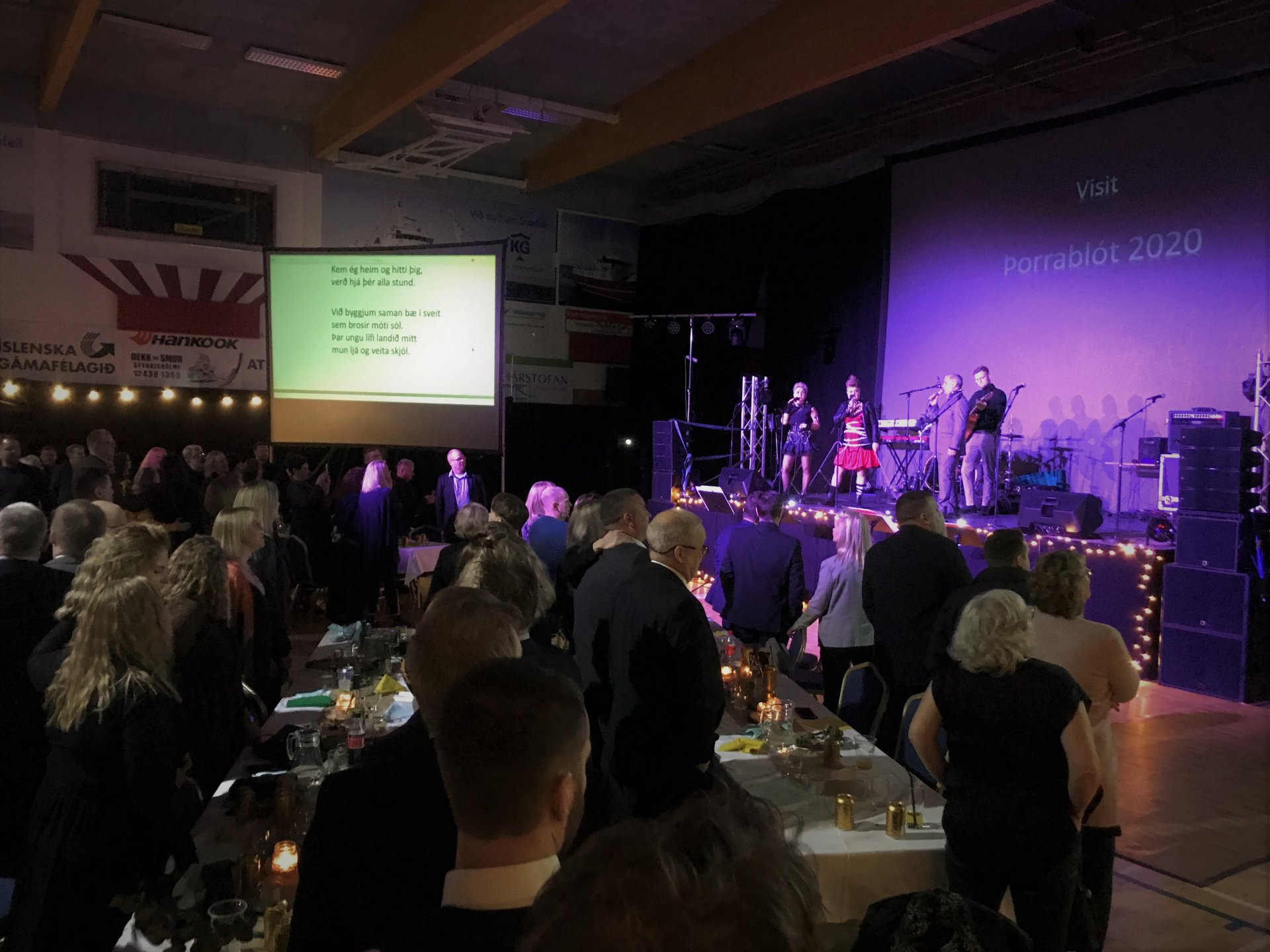 Mynd frá þorrablóti í íþróttahúsinu 2020