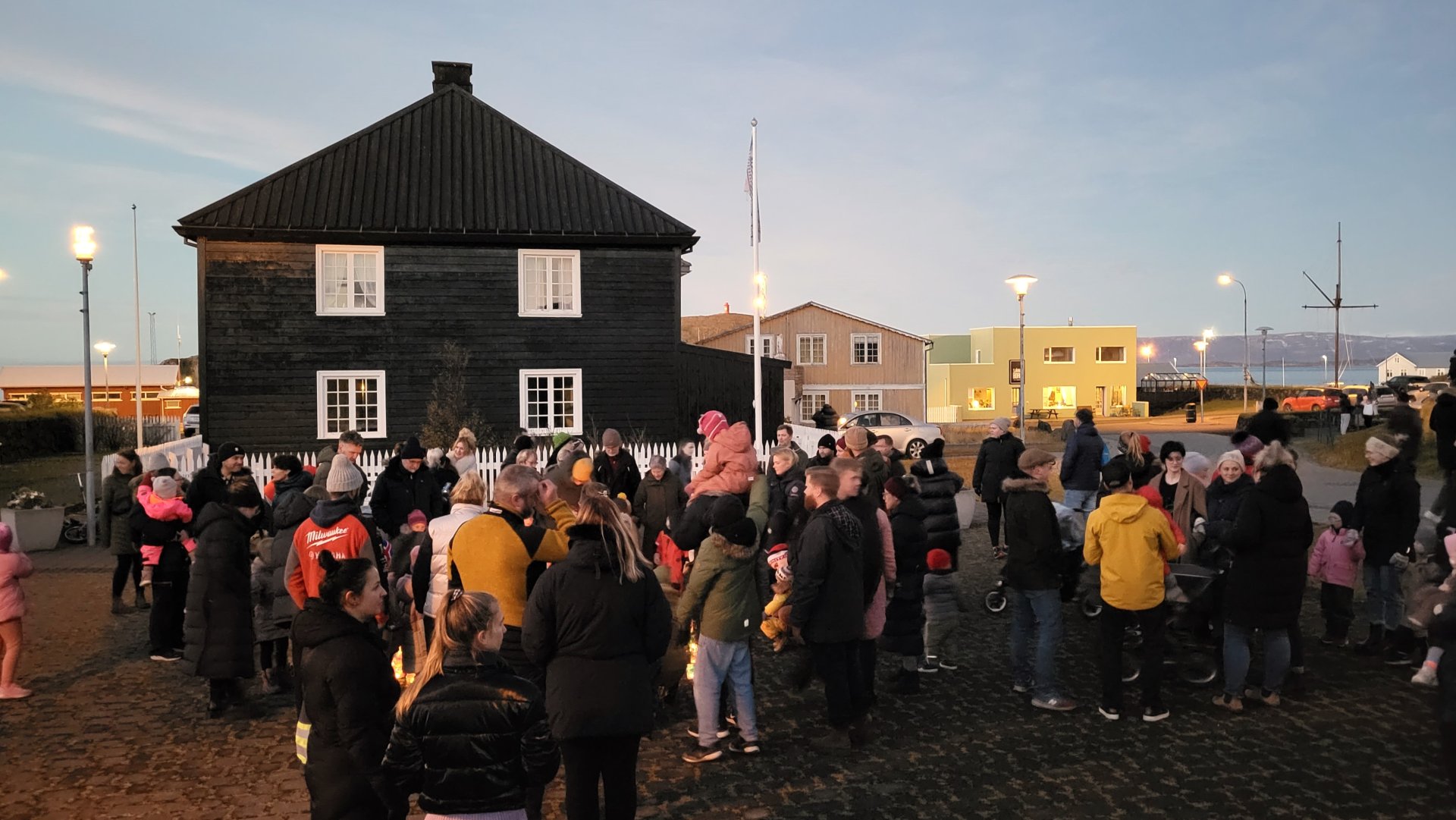 Mynd frá ljósahátíð leikskólans á Norðurljósahátíð 2022