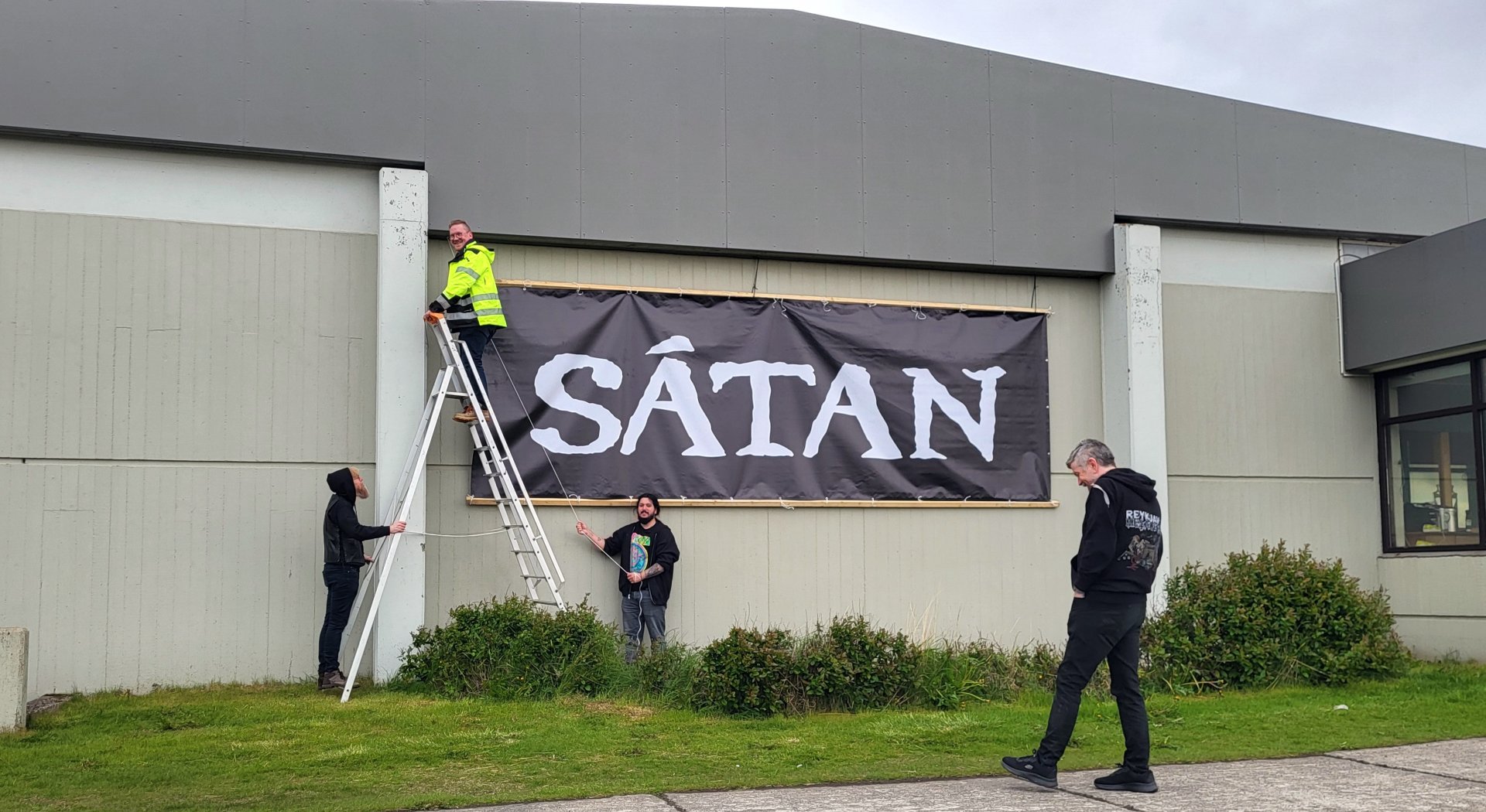 Sigurður Grétar hjálpsamur að vanda.