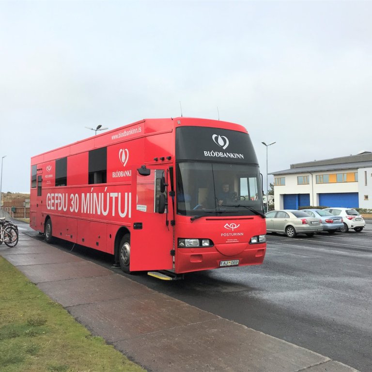 Blóðbankabíllinn frestar komu