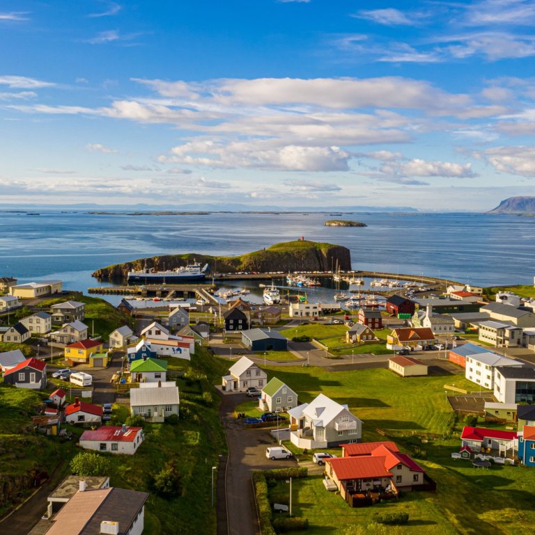 Starfsfólk við leikjanámskeið