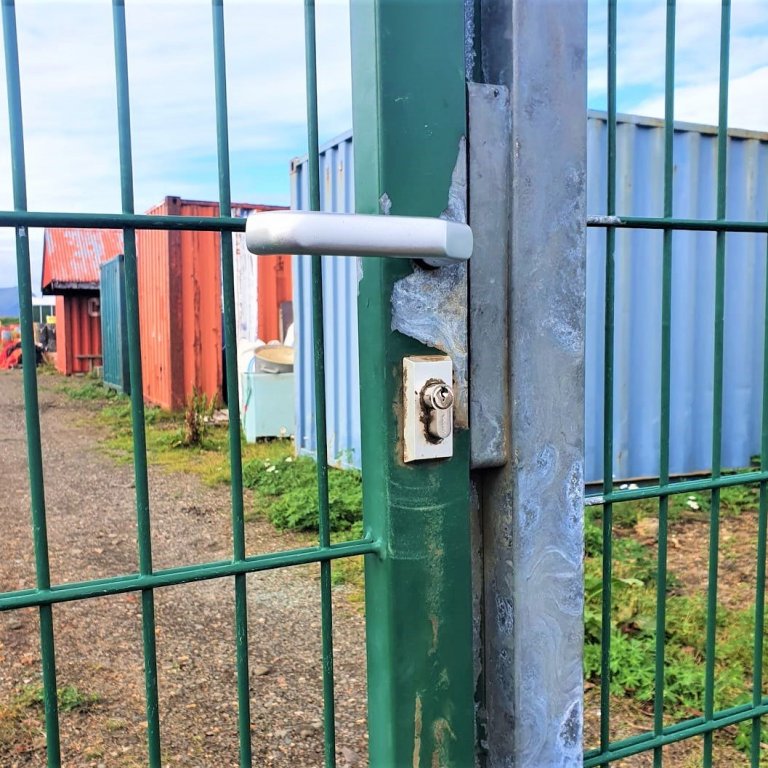 Nýr lás á geymslusvæði vestan við Snoppu