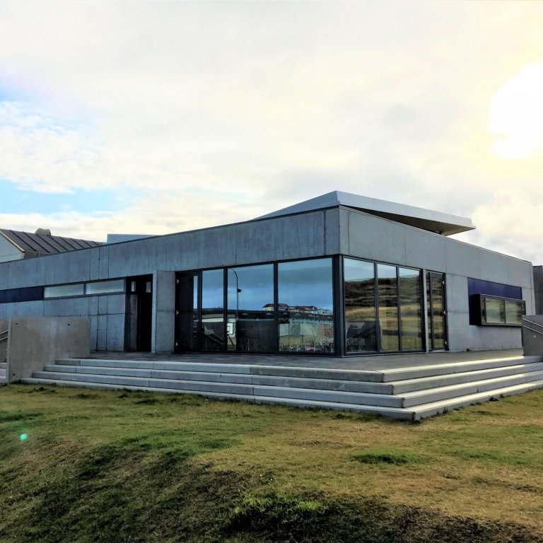 Íbúafundur bíður betri tíma