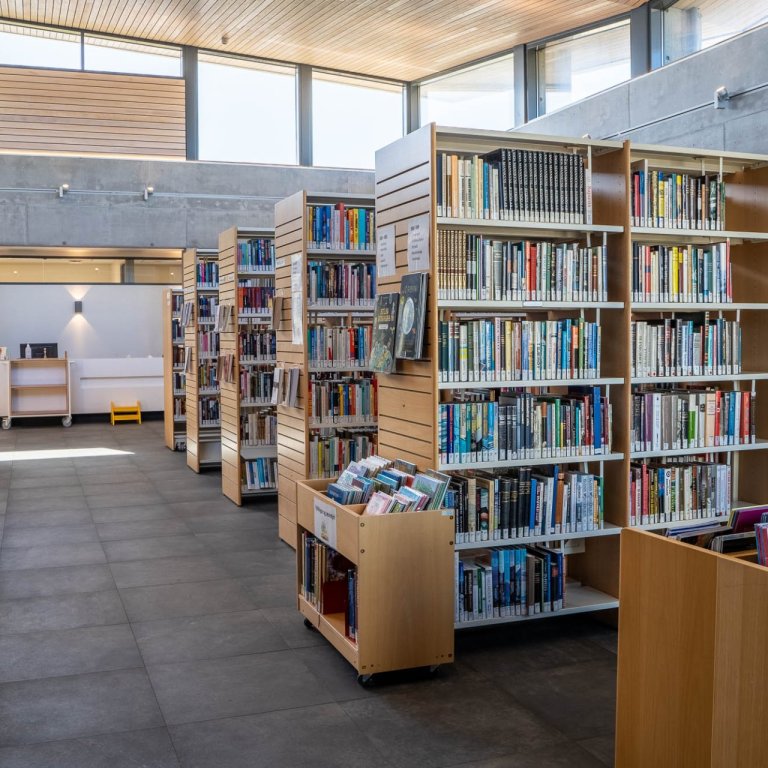 Fundurinn fer fram á Amtsbókasafninu