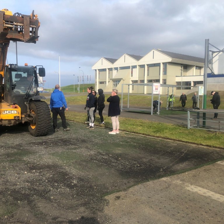 Framkvæmdir við körfuboltavöll á skólalóð
