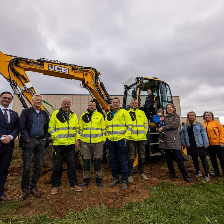 Fyrsta skóflustunga tekin að viðbyggingu Leikskólans í Stykkishólmi