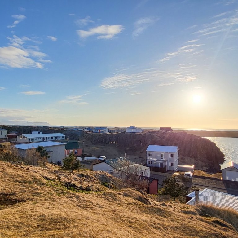 Kvöldsólin í Stykkishólmi 1. maí 2023