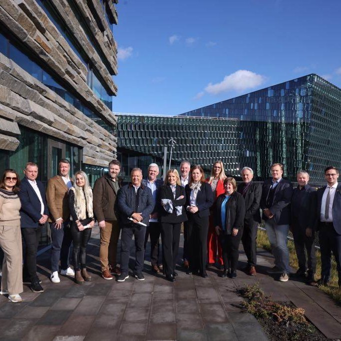 Samningur um ljósleiðaravæðingu landsins