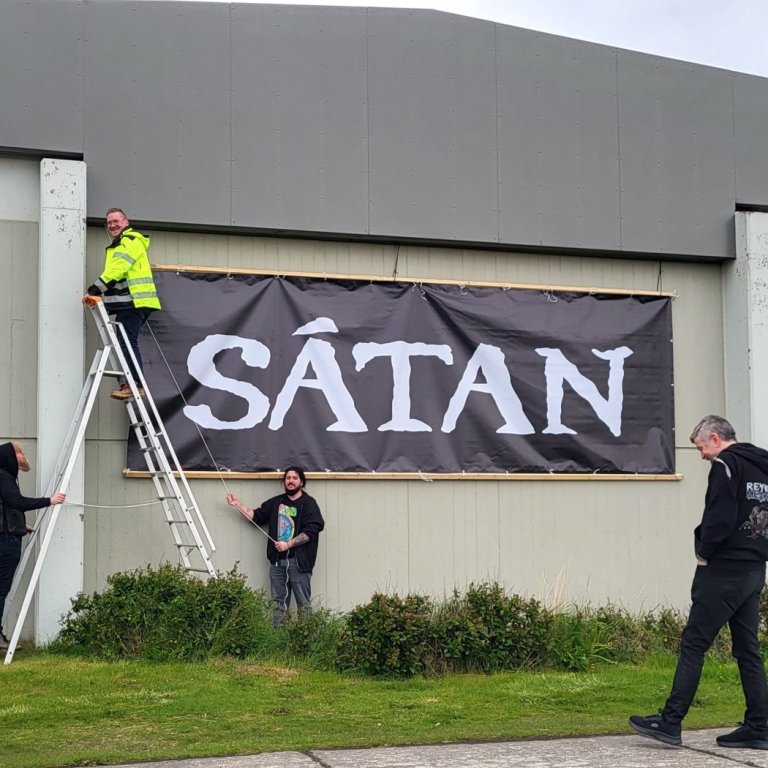 Sigurður Grétar hjálpsamur að vanda.