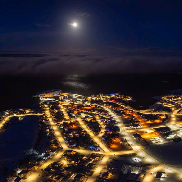 Friðargöngu frestað