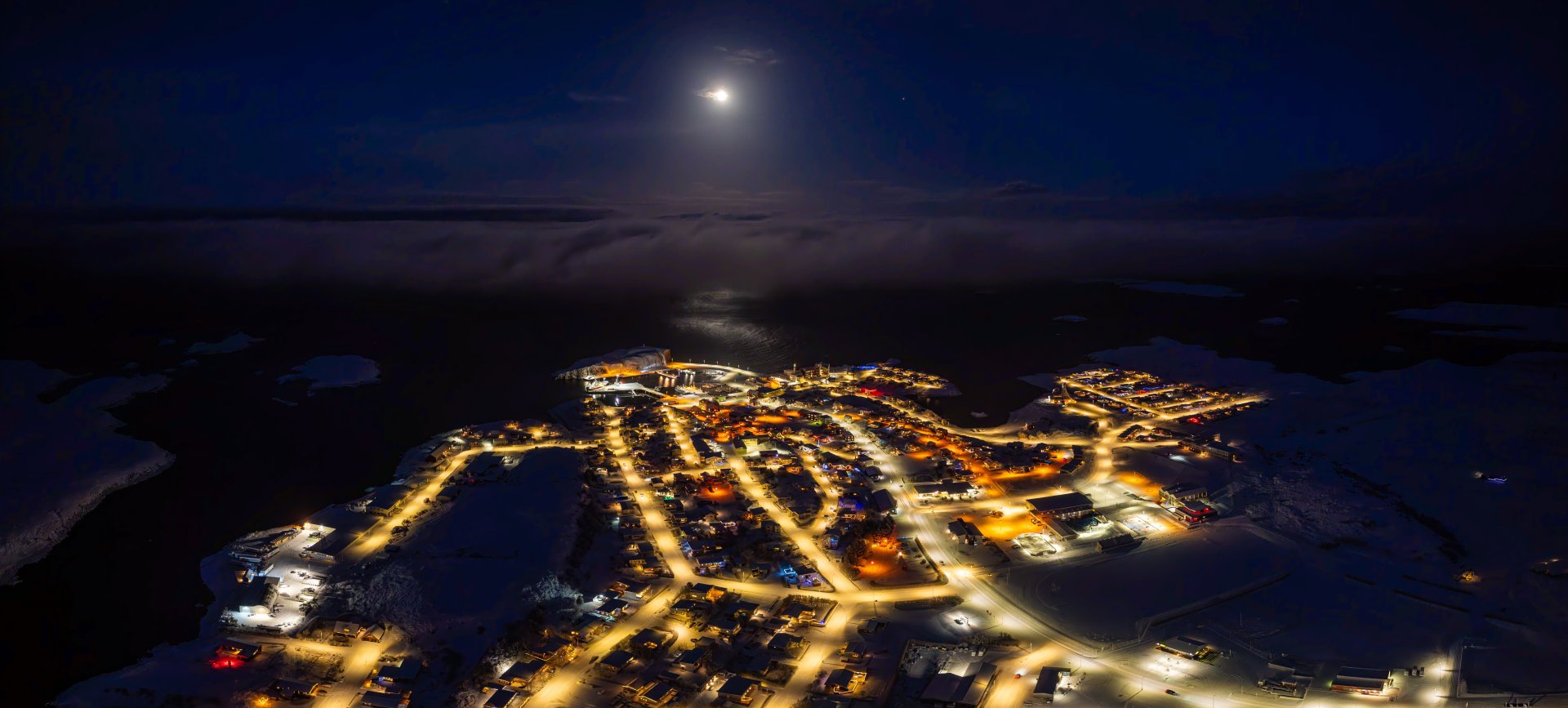 Friðargöngu frestað