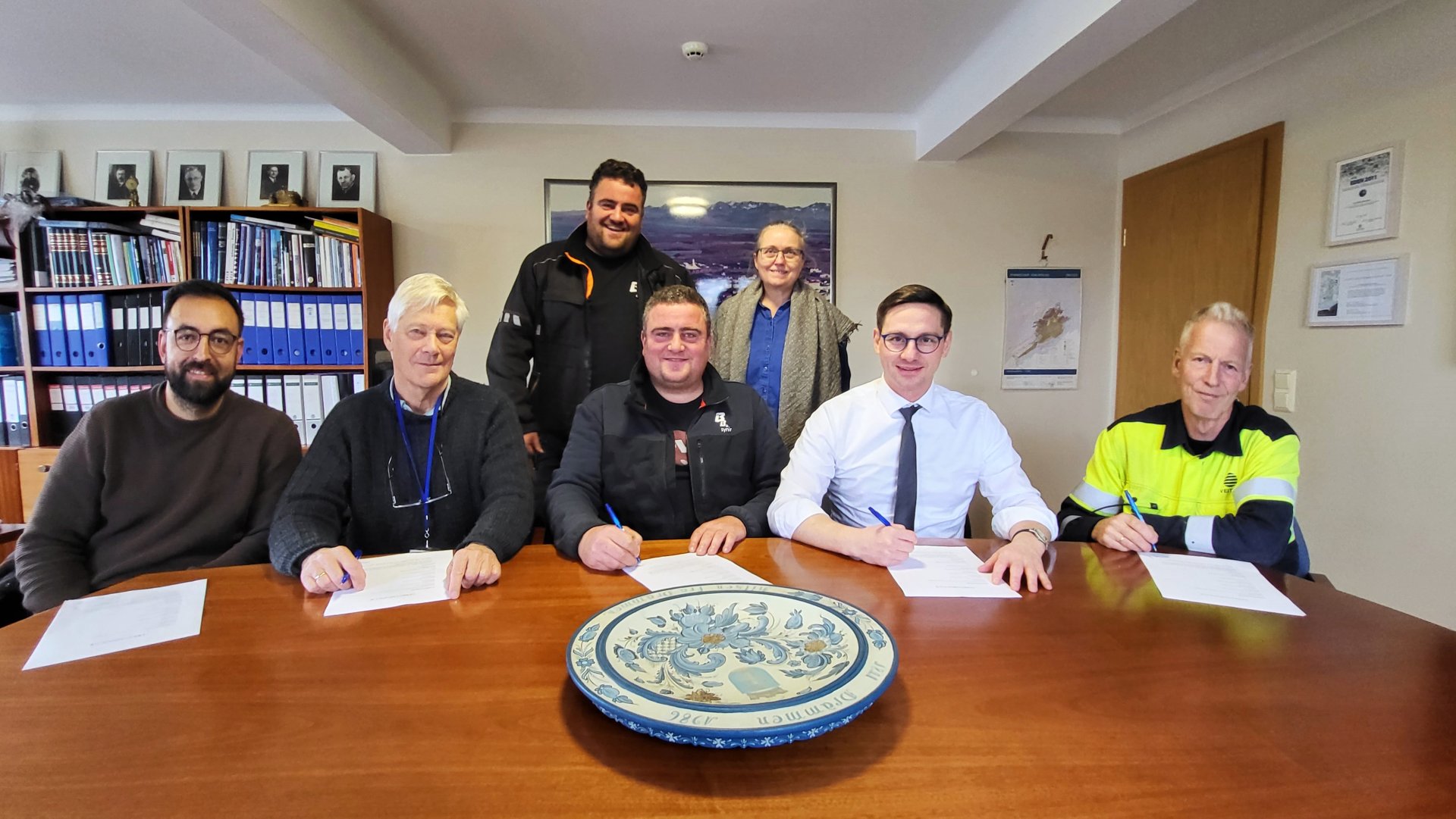 Verksamningur undirritaður